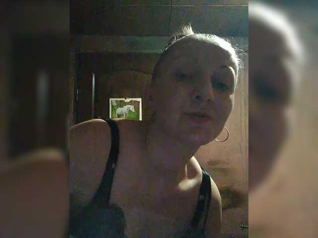 Zarevna's BongaCams show and profile