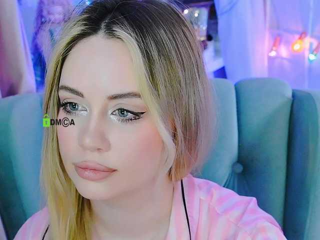 0------0's BongaCams show and profile