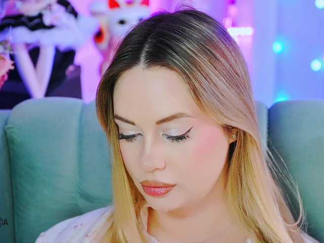 0------0's BongaCams show and profile