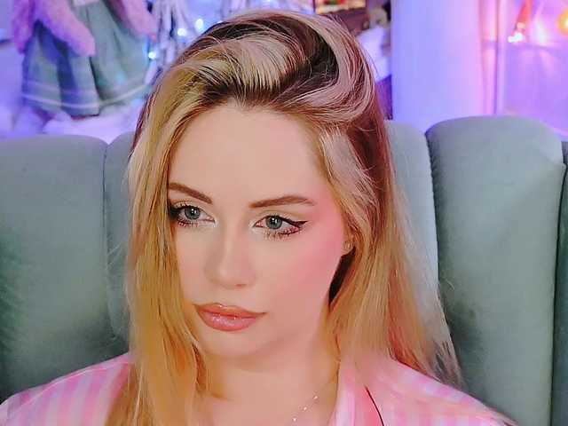 0------0's BongaCams show and profile