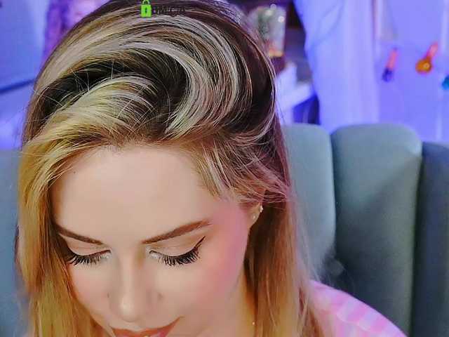 0------0's BongaCams show and profile