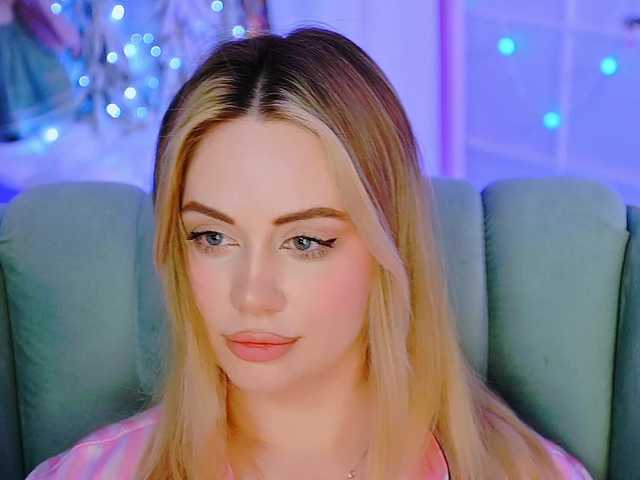 0------0's BongaCams show and profile