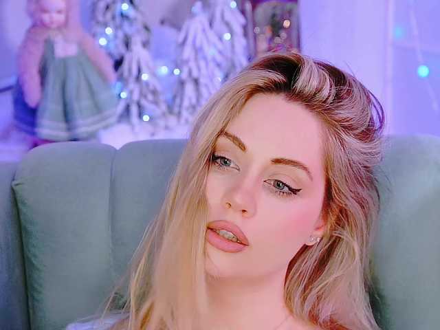 0------0's BongaCams show and profile