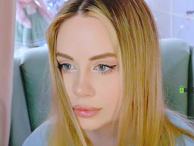 0------0's BongaCams show and profile