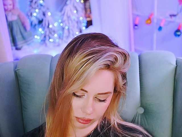 0------0's BongaCams show and profile