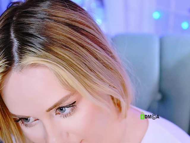 0------0's BongaCams show and profile