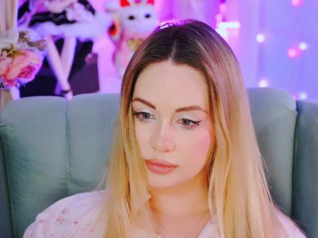 0------0's BongaCams show and profile