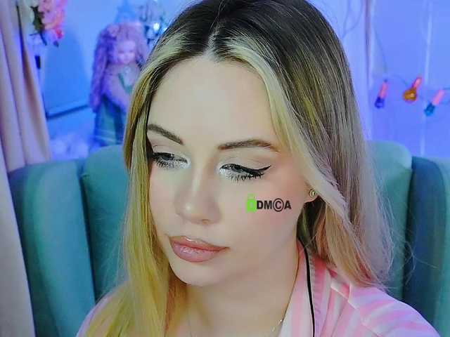 0------0's BongaCams show and profile