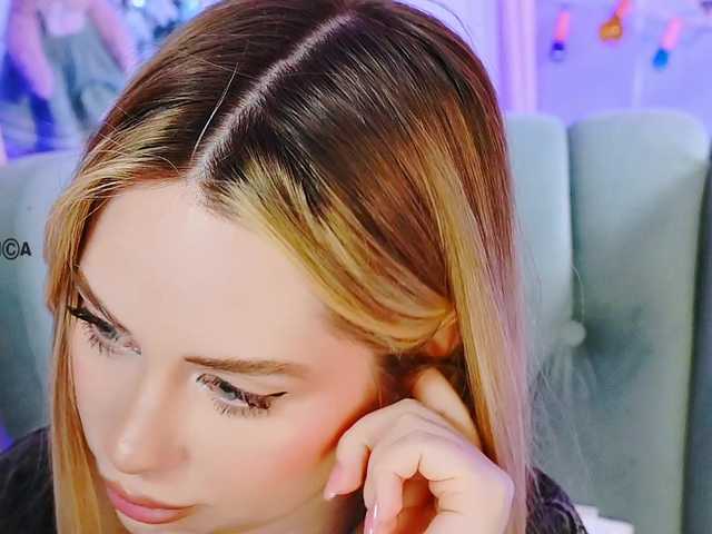 0------0's BongaCams show and profile