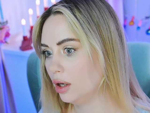 000--- – webcam model profile photo