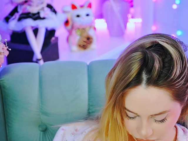 0------0's BongaCams show and profile