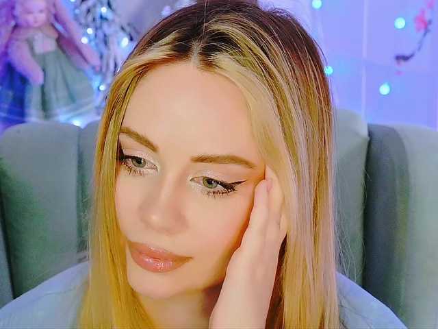 0------0's BongaCams show and profile