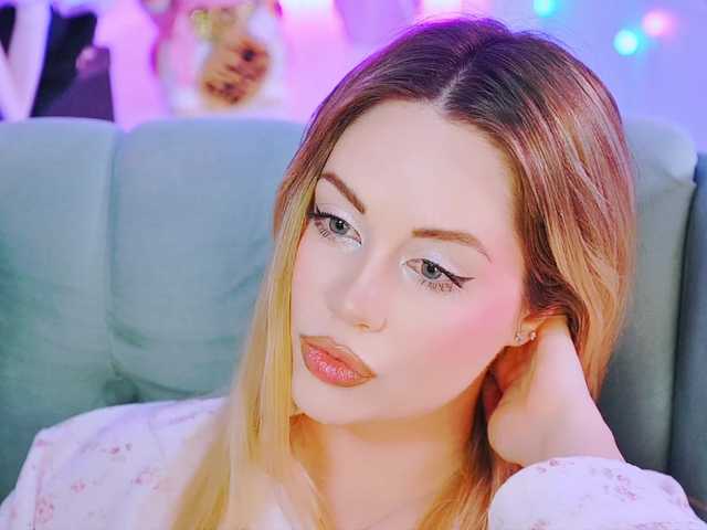 0------0's BongaCams show and profile