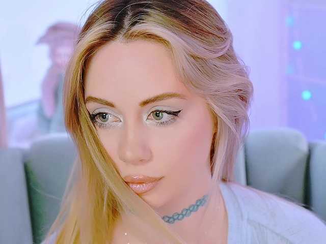 0------0's BongaCams show and profile