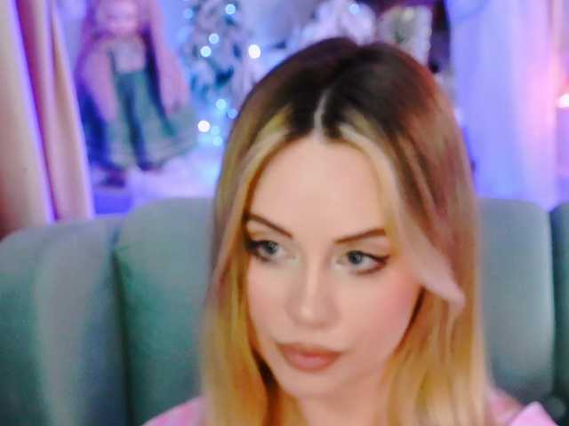 0------0's BongaCams show and profile