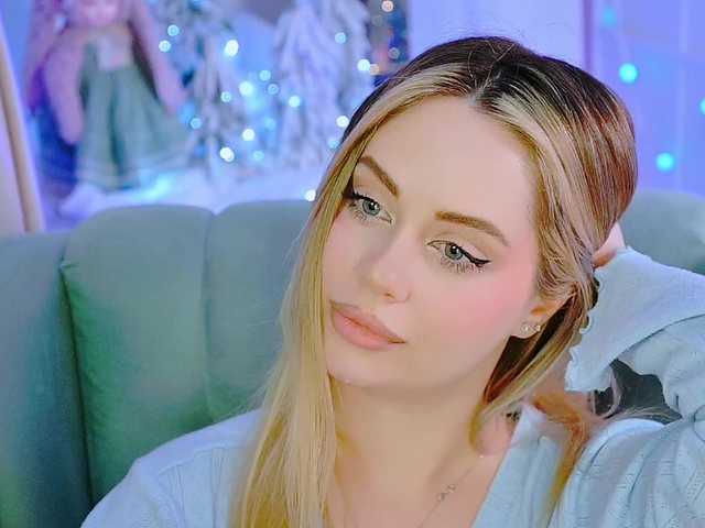 0------0's BongaCams show and profile