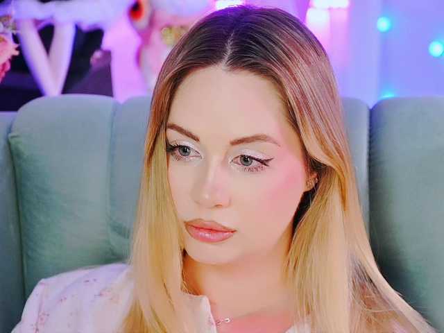 0------0's BongaCams show and profile