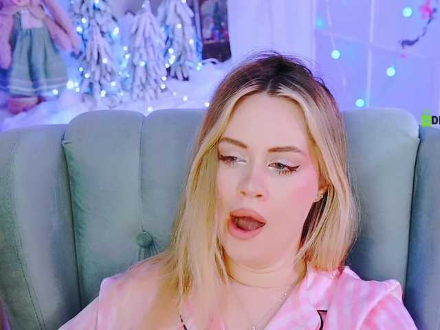 0------0's BongaCams show and profile