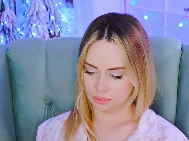 0------0's BongaCams show and profile