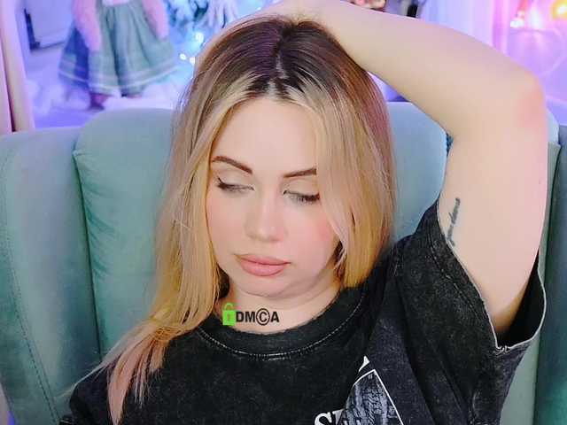 0------0's BongaCams show and profile