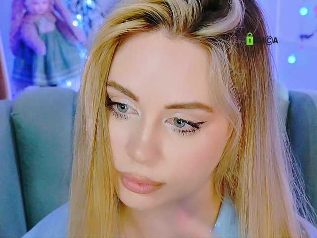 0------0's BongaCams show and profile