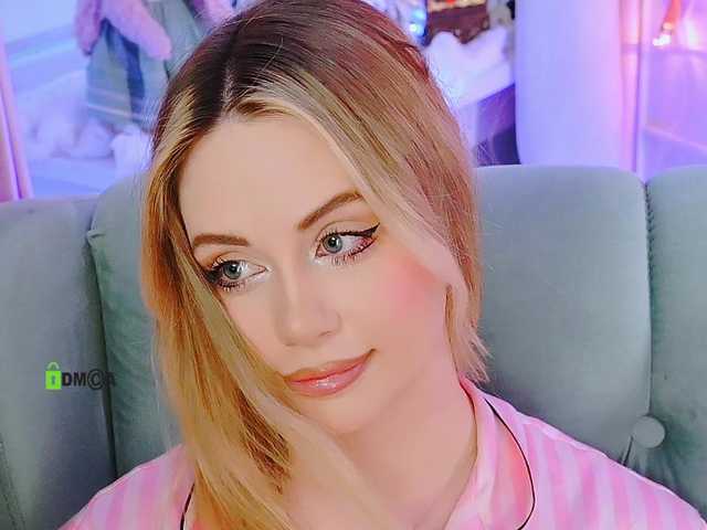 0------0's BongaCams show and profile