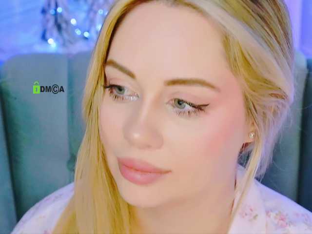 0------0's BongaCams show and profile