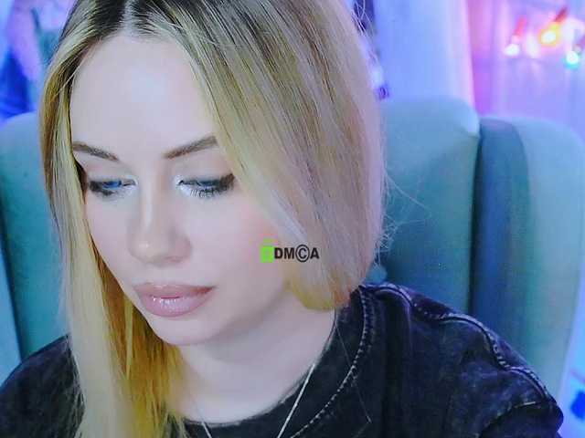 0------0's BongaCams show and profile