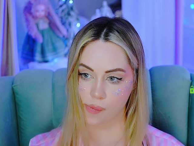 0------0's BongaCams show and profile