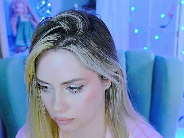 0------0 Live Webcam on BongaCams