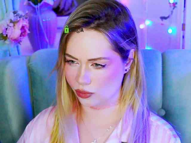 0------0 Live Webcam on BongaCams