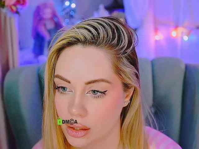 0------0 Live Webcam on BongaCams