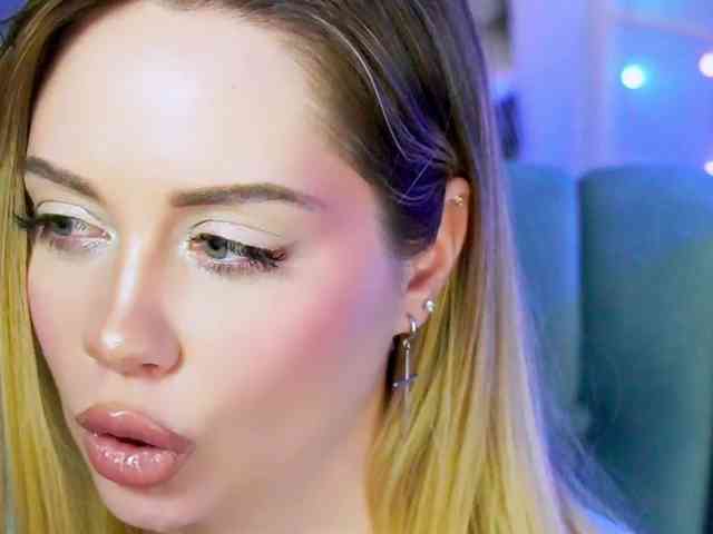 0------0 Live Webcam on BongaCams