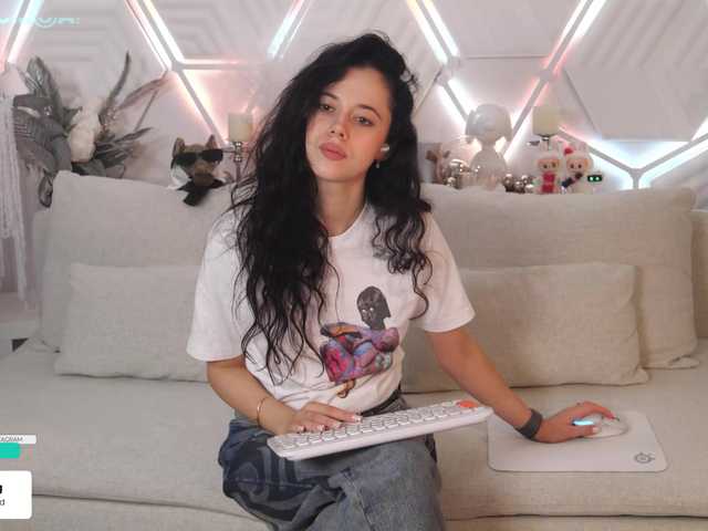 Taanni's BongaCams show and profile