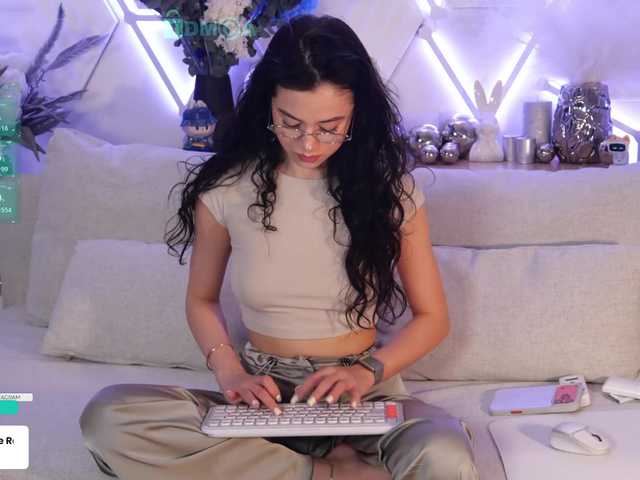 Taanni's BongaCams show and profile