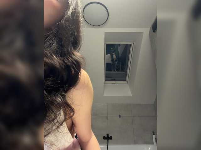 Taanni's BongaCams show and profile