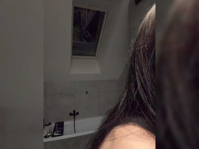 go to chat with Taanni