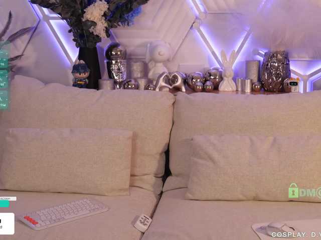 go to chat with Taanni