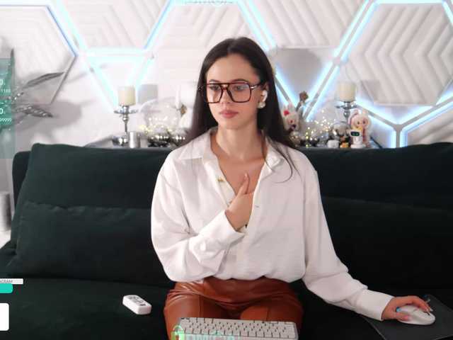 go to chat with Taanni