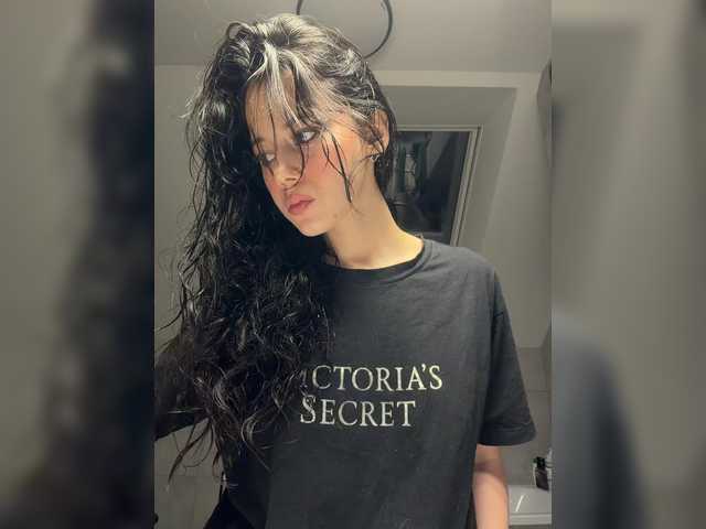 Taanni's BongaCams show and profile