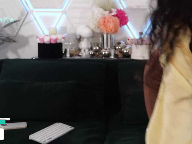 go to chat with Taanni