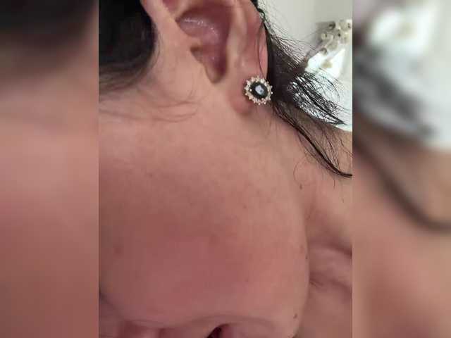 go to chat with Taanni