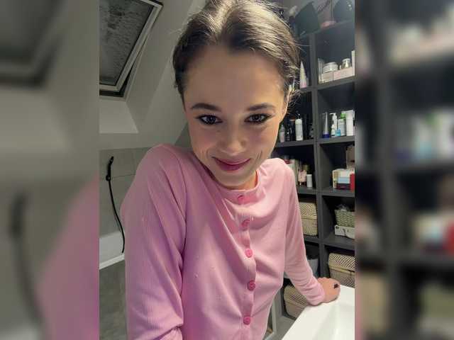 Taanni's BongaCams show and profile