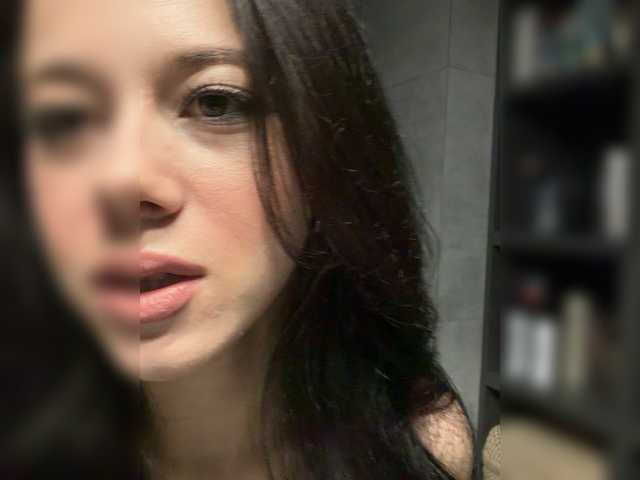 go to chat with Taanni