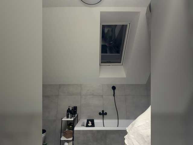 go to chat with Taanni