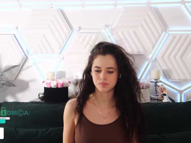 Taanni's BongaCams show and profile