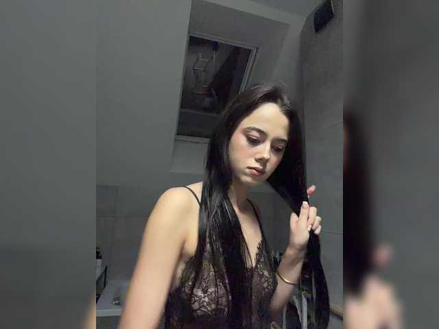 Taanni's BongaCams show and profile