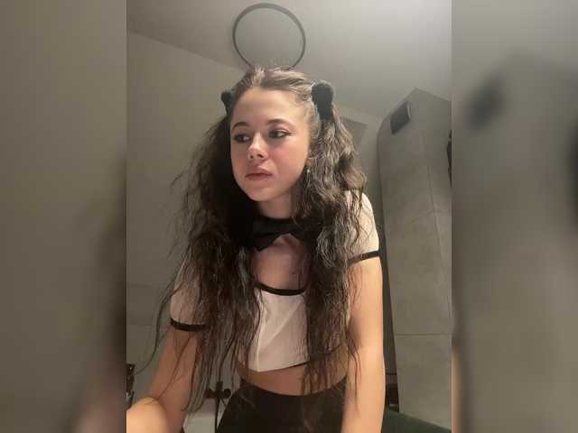 Taanni's BongaCams show and profile