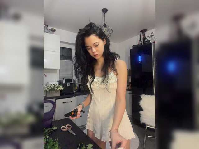 Taanni's BongaCams show and profile