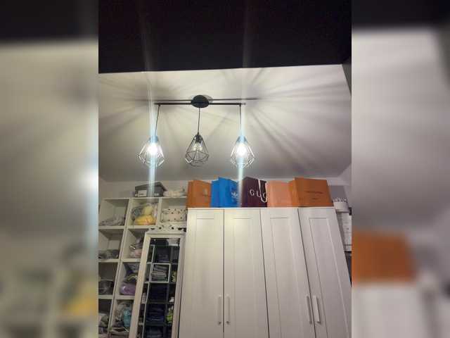 go to chat with Taanni